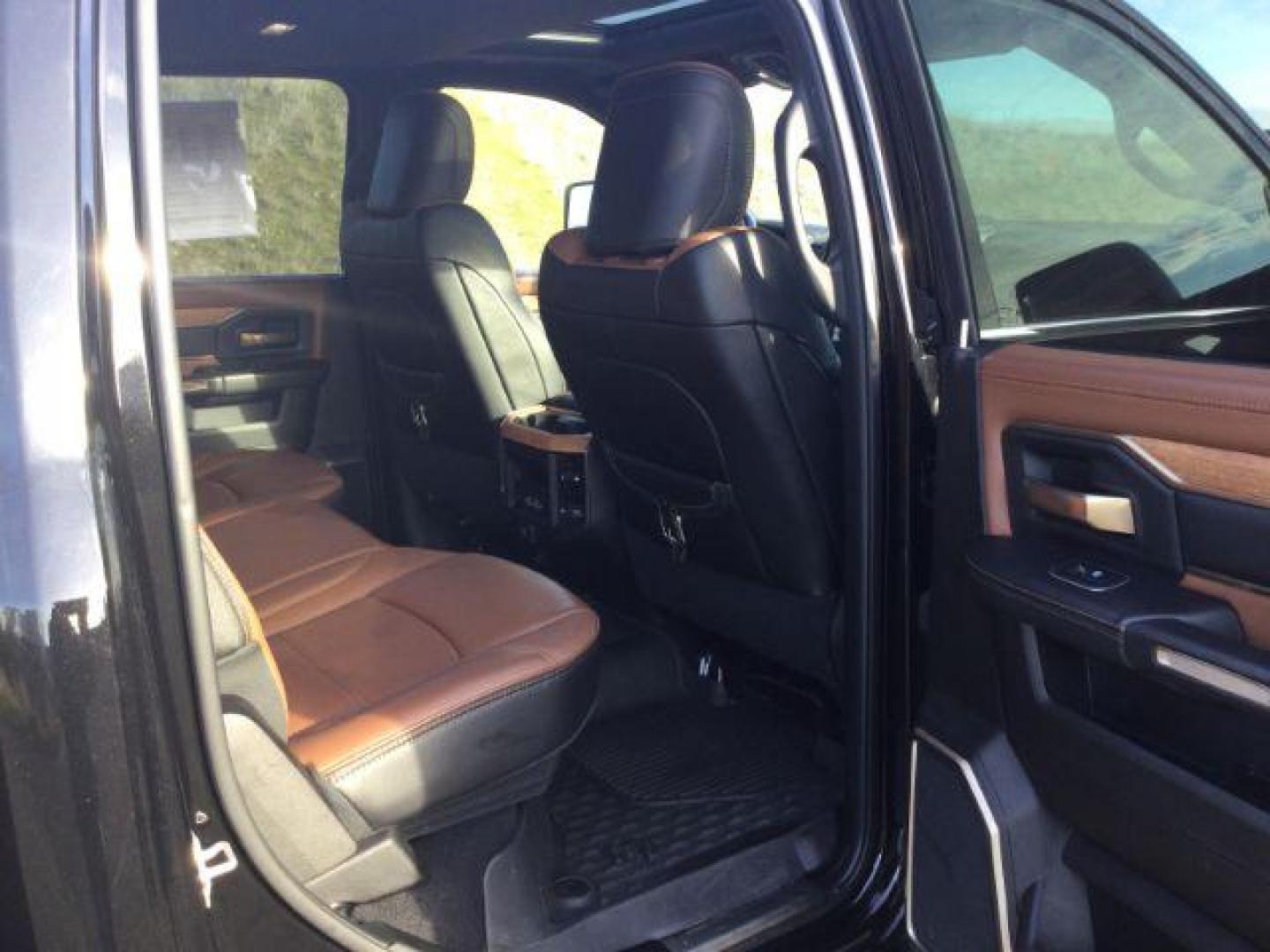 2023 Diamond Black Crystal Pearlcoat /Cattle Tan/Black Ram 2500 Limited Longhorn Crew Cab 4x4 6'4 Box (3C6UR5GLXPG) with an Cummins 6.7L I-6 diesel direct injection engine, 6-SPEED AUTOMATIC transmission, located at 1801 Main Street, Lewiston, 83501, (208) 743-9371, 46.417065, -117.004799 - Photo#20