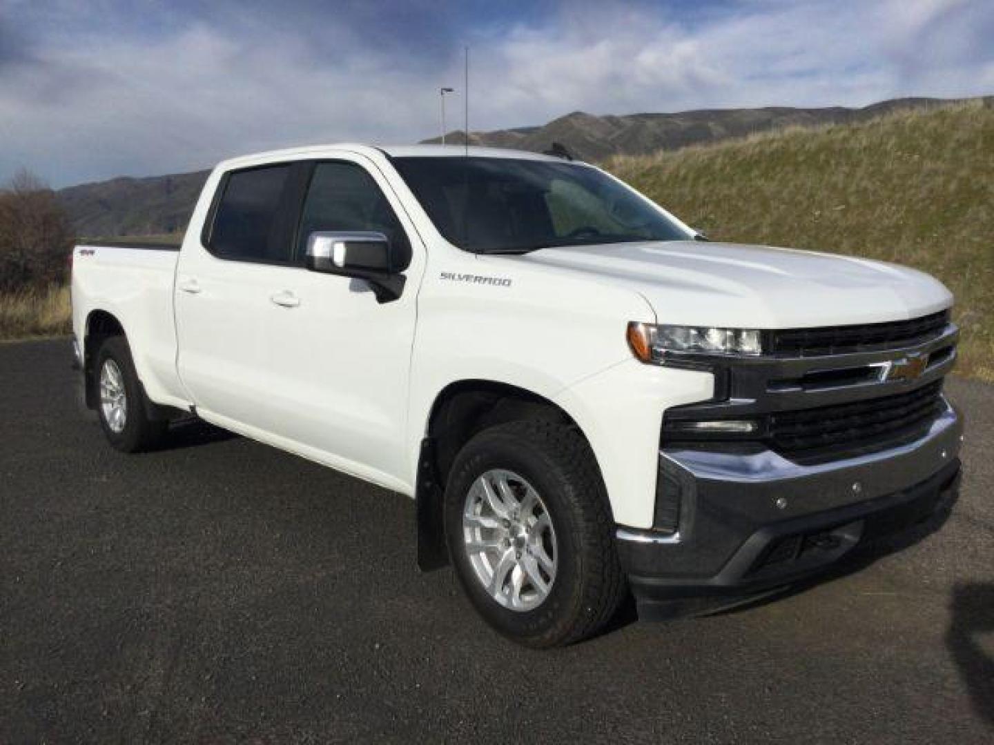 2019 Summit White Chevrolet Silverado 1500 LT (1GCUYDED5KZ) , located at 1801 Main Street, Lewiston, 83501, (208) 743-9371, 46.417065, -117.004799 - Photo#6