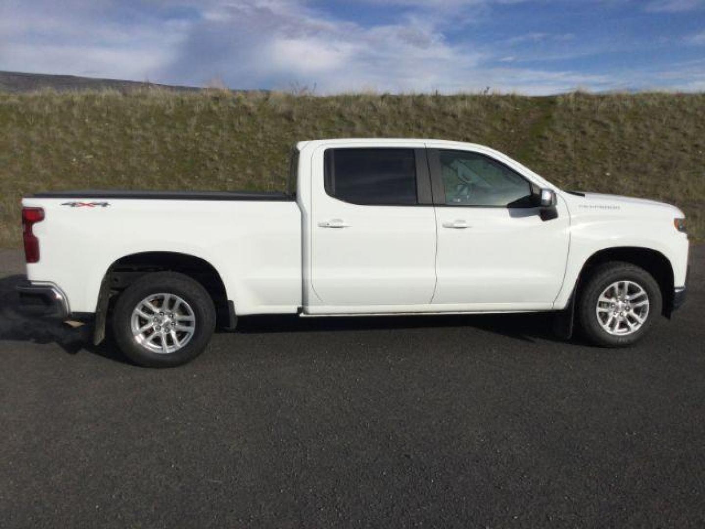 2019 Summit White Chevrolet Silverado 1500 LT (1GCUYDED5KZ) , located at 1801 Main Street, Lewiston, 83501, (208) 743-9371, 46.417065, -117.004799 - Photo#7