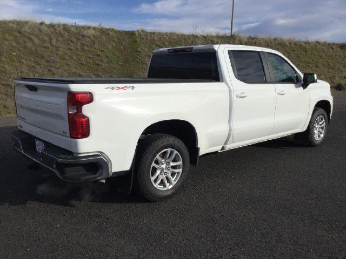 2019 Summit White Chevrolet Silverado 1500 LT (1GCUYDED5KZ) , located at 1801 Main Street, Lewiston, 83501, (208) 743-9371, 46.417065, -117.004799 - Photo#8
