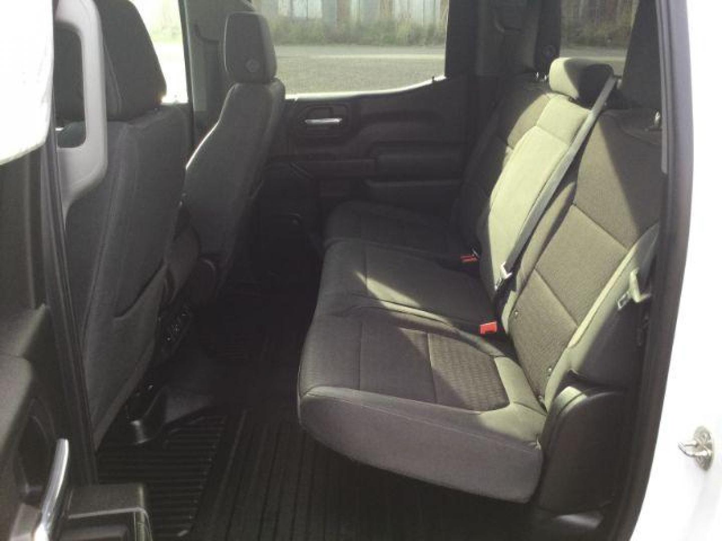 2019 Summit White Chevrolet Silverado 1500 LT (1GCUYDED5KZ) , located at 1801 Main Street, Lewiston, 83501, (208) 743-9371, 46.417065, -117.004799 - Photo#15