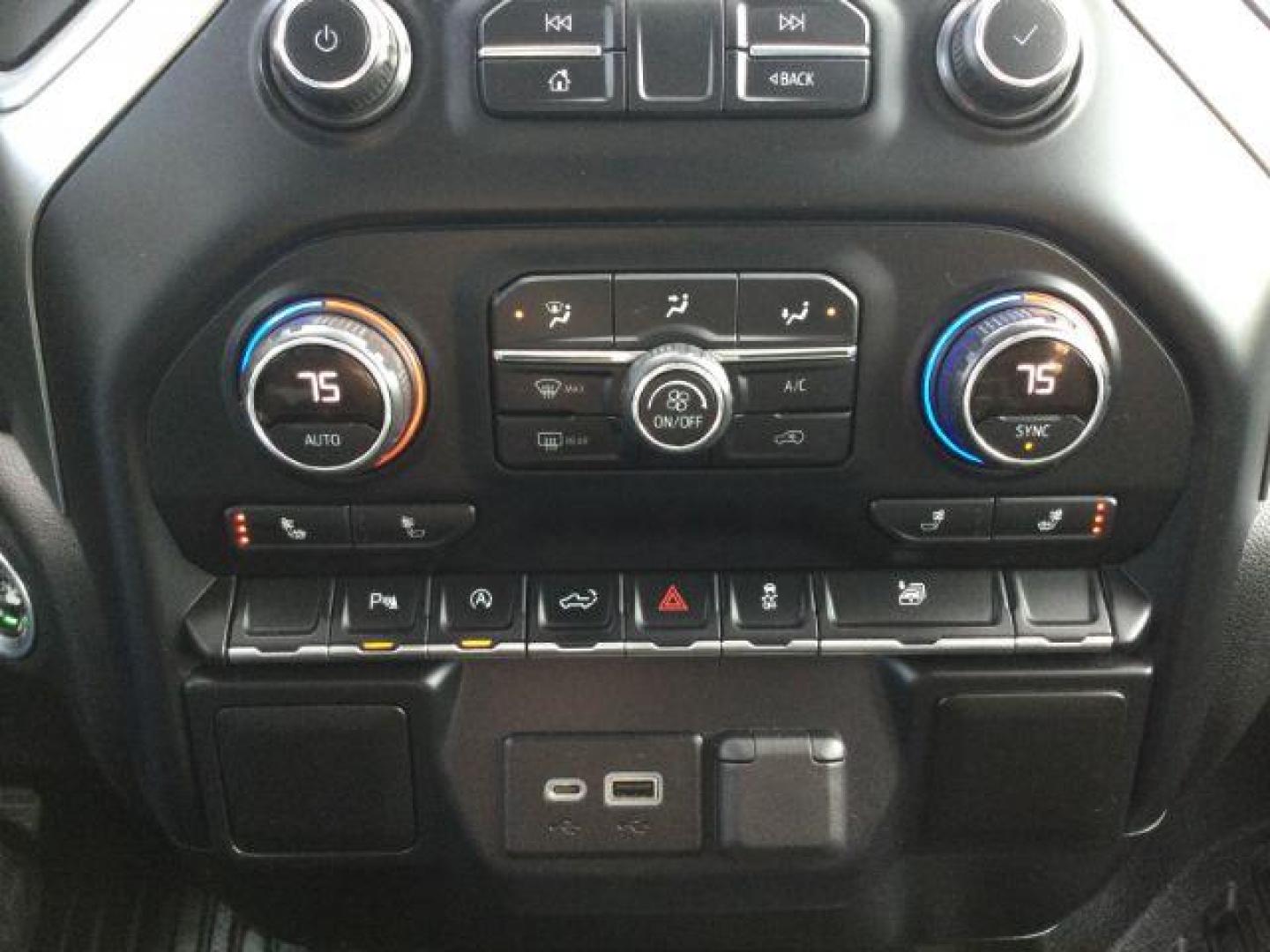 2019 Summit White Chevrolet Silverado 1500 LT (1GCUYDED5KZ) , located at 1801 Main Street, Lewiston, 83501, (208) 743-9371, 46.417065, -117.004799 - Photo#16