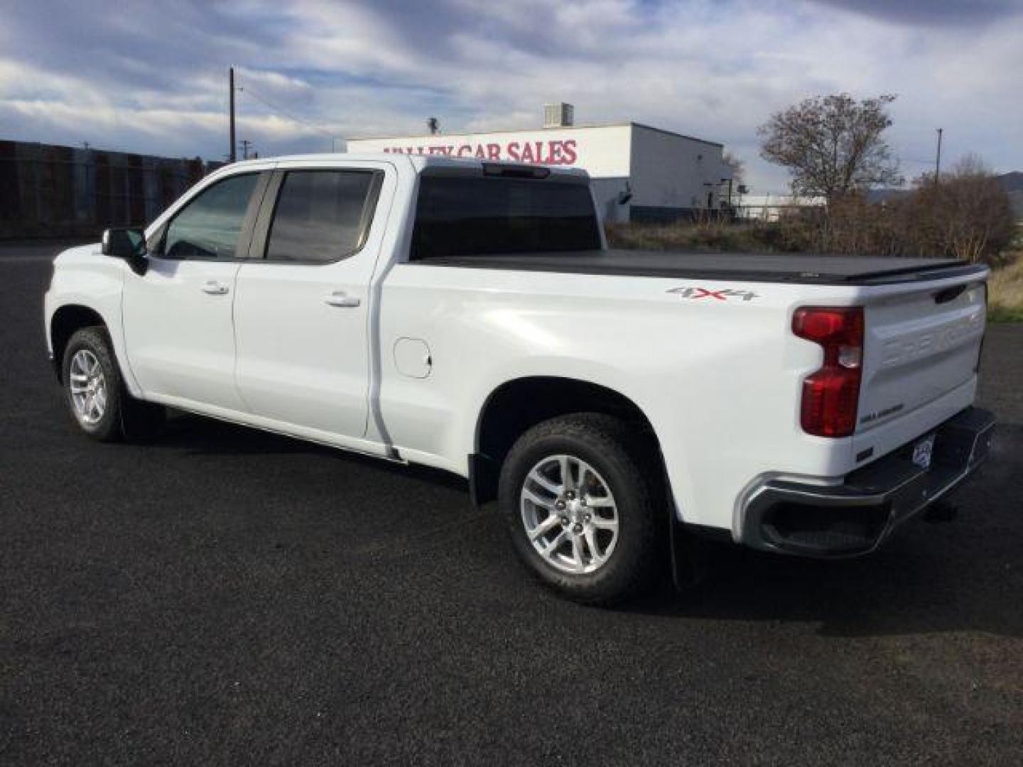 2019 Summit White Chevrolet Silverado 1500 LT (1GCUYDED5KZ) , located at 1801 Main Street, Lewiston, 83501, (208) 743-9371, 46.417065, -117.004799 - Photo#18