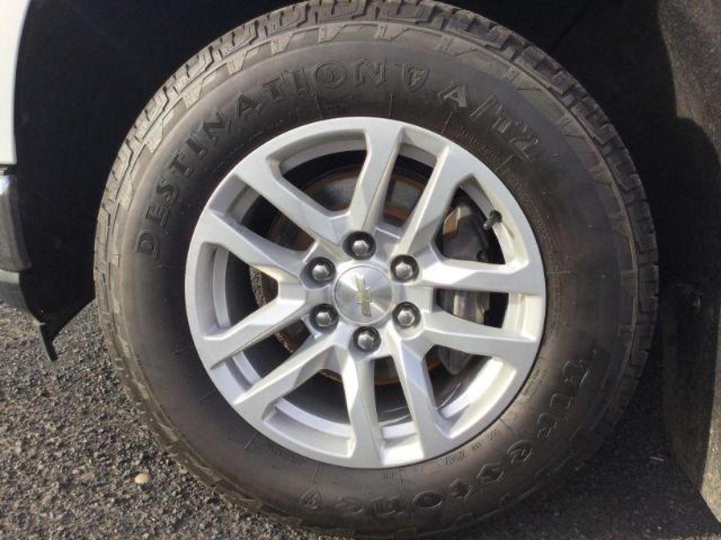 2019 Summit White Chevrolet Silverado 1500 LT (1GCUYDED5KZ) , located at 1801 Main Street, Lewiston, 83501, (208) 743-9371, 46.417065, -117.004799 - Photo#19