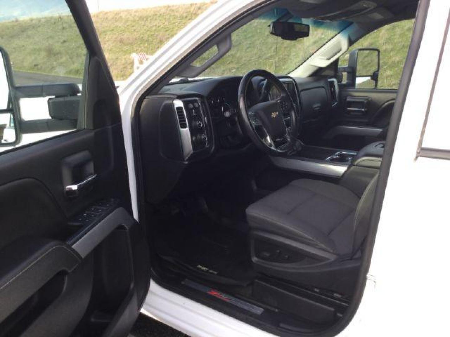 2016 Summit White Chevrolet Silverado 2500HD LT (1GC1KVEG0GF) , located at 1801 Main Street, Lewiston, 83501, (208) 743-9371, 46.417065, -117.004799 - Photo#4