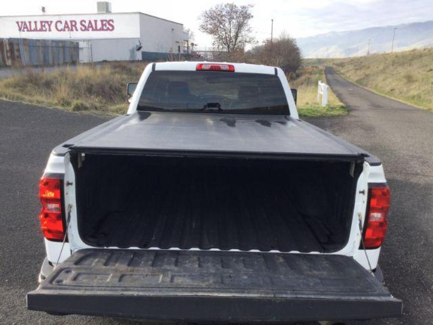 2016 Summit White Chevrolet Silverado 2500HD LT (1GC1KVEG0GF) , located at 1801 Main Street, Lewiston, 83501, (208) 743-9371, 46.417065, -117.004799 - Photo#9