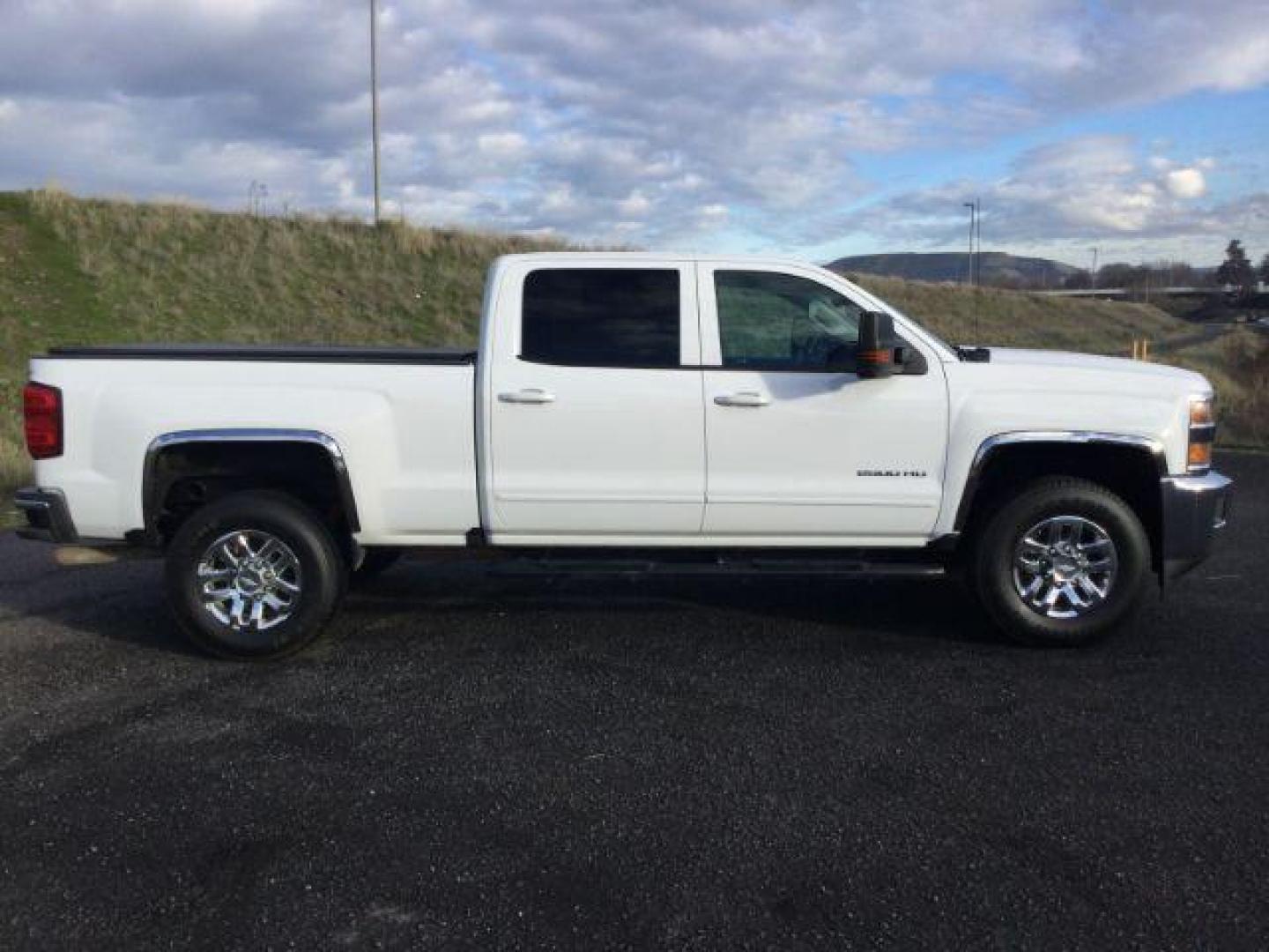 2016 Summit White Chevrolet Silverado 2500HD LT (1GC1KVEG0GF) , located at 1801 Main Street, Lewiston, 83501, (208) 743-9371, 46.417065, -117.004799 - Photo#16