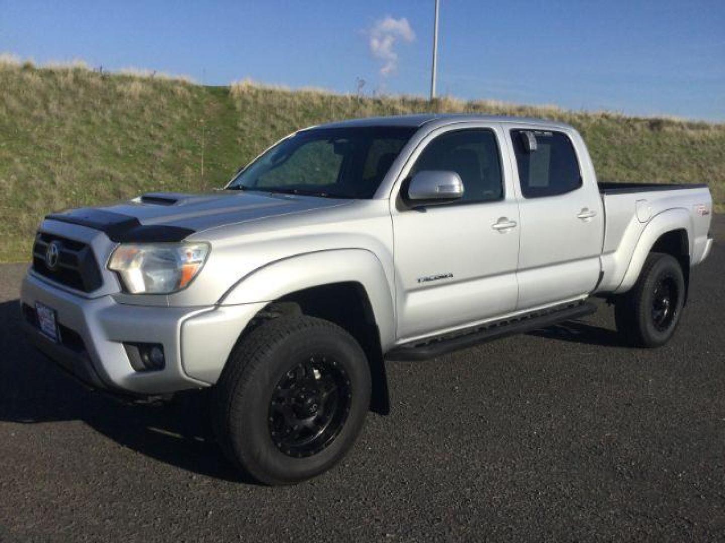 2012 Silver Streak Mica /Graphite Toyota Tacoma TRD Sport Crew Cab Long bed 4x4 (3TMMU4FN2CM) with an 4L V-6 DOHC engine, 5-Speed Automatic transmission, located at 1801 Main Street, Lewiston, 83501, (208) 743-9371, 46.417065, -117.004799 - Photo#1