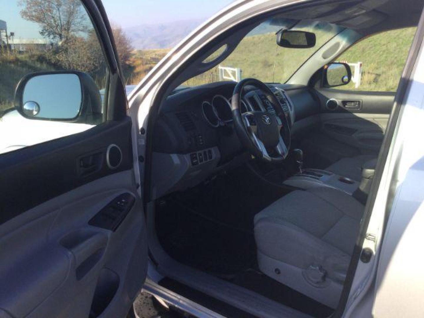 2012 Silver Streak Mica /Graphite Toyota Tacoma TRD Sport Crew Cab Long bed 4x4 (3TMMU4FN2CM) with an 4L V-6 DOHC engine, 5-Speed Automatic transmission, located at 1801 Main Street, Lewiston, 83501, (208) 743-9371, 46.417065, -117.004799 - Photo#5