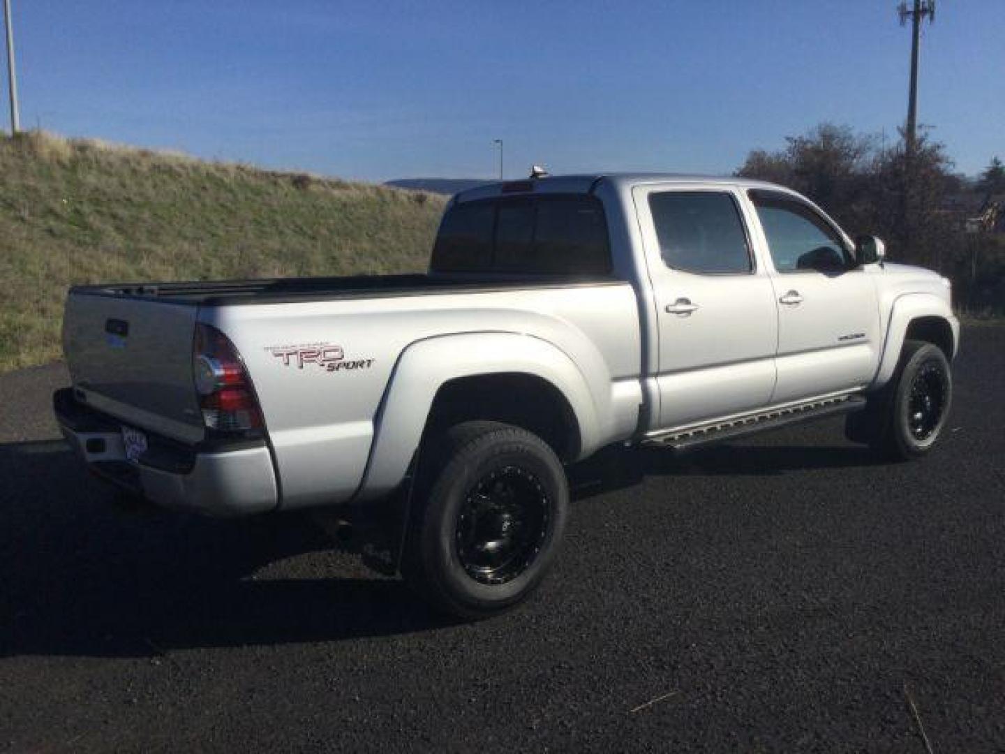 2012 Silver Streak Mica /Graphite Toyota Tacoma TRD Sport Crew Cab Long bed 4x4 (3TMMU4FN2CM) with an 4L V-6 DOHC engine, 5-Speed Automatic transmission, located at 1801 Main Street, Lewiston, 83501, (208) 743-9371, 46.417065, -117.004799 - Photo#12