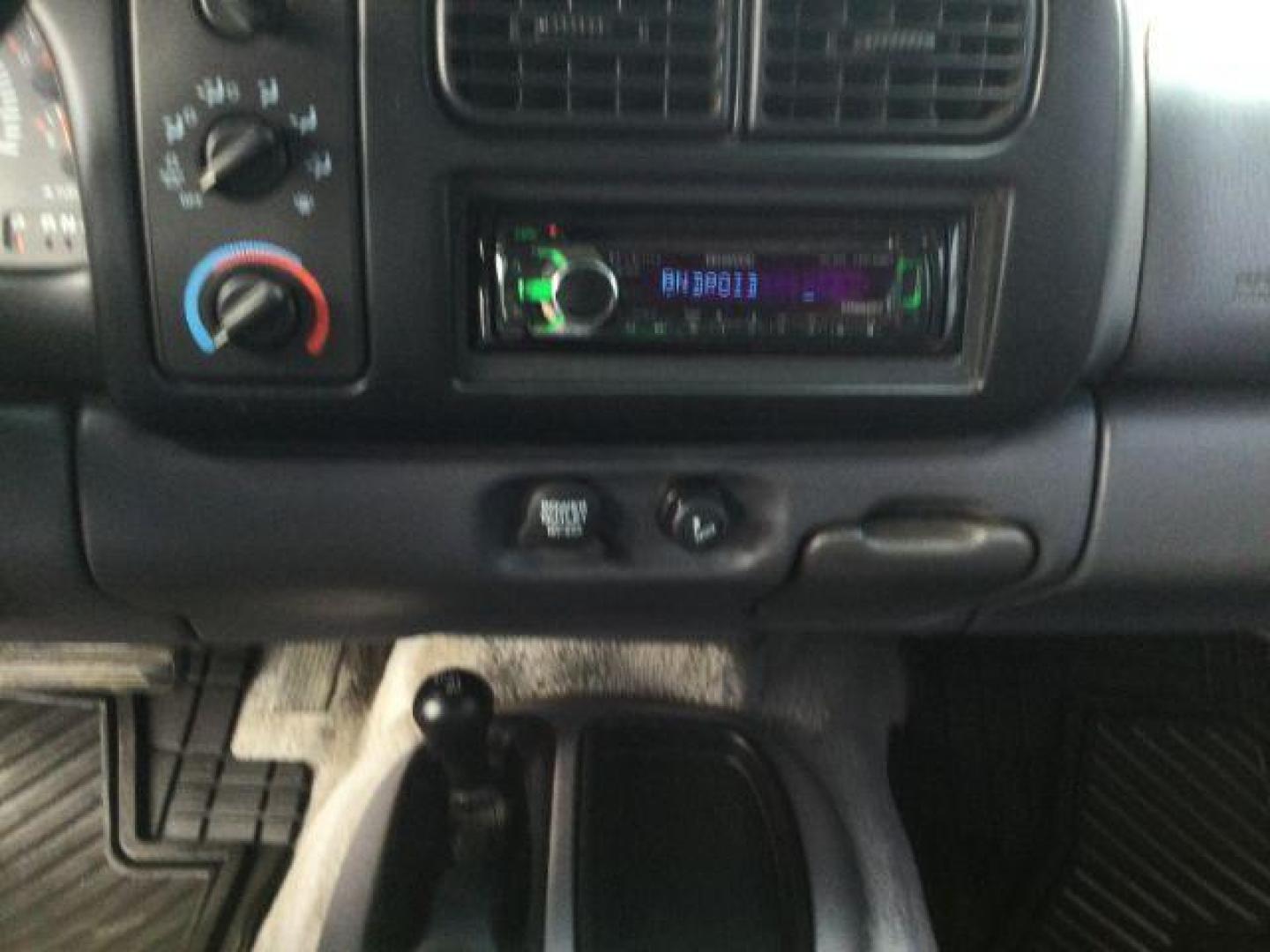 1997 RED /GRAY CLOTH Dodge Dakota Club Cab 4WD (1B7GG23Y5VS) with an 5.2L V8 OHV 16V engine, 4-Speed Automatic transmission, located at 1801 Main Street, Lewiston, 83501, (208) 743-9371, 46.417065, -117.004799 - Photo#14