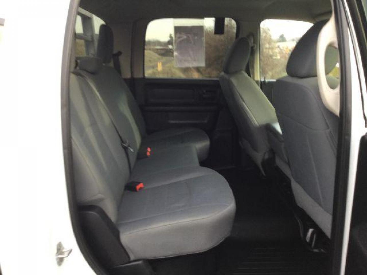 2015 Bright White Clearcoat /Diesel Gray/Black Ram 2500 Tradesman (3C6UR5HLXFG) with an Cummins 6.7L I-6 diesel direct injection engine, 6-Speed Automatic transmission, located at 1801 Main Street, Lewiston, 83501, (208) 743-9371, 46.417065, -117.004799 - Photo#10