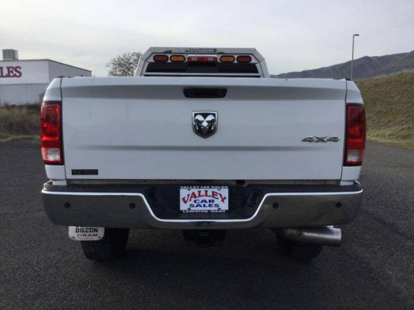 2015 Bright White Clearcoat /Diesel Gray/Black Ram 2500 Tradesman (3C6UR5HLXFG) with an Cummins 6.7L I-6 diesel direct injection engine, 6-Speed Automatic transmission, located at 1801 Main Street, Lewiston, 83501, (208) 743-9371, 46.417065, -117.004799 - Photo#13