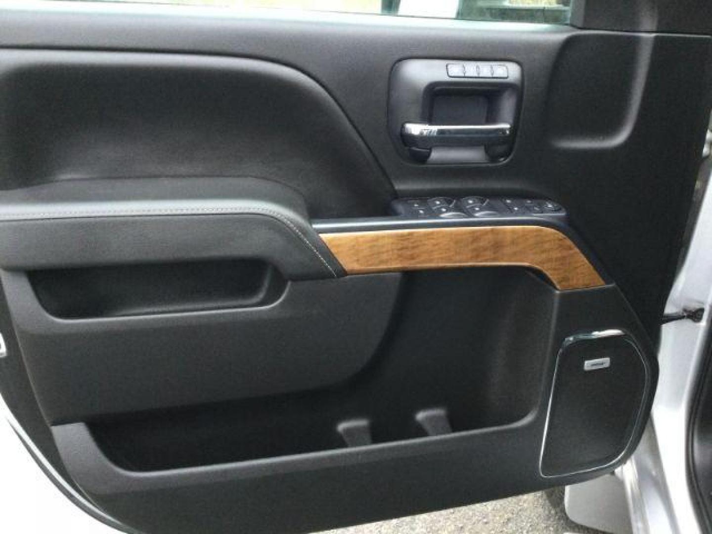 2015 Silver Ice Metallic /Jet Black Chevrolet Silverado 3500HD LTZ (1GC4K0C83FF) with an 6.6L V8 OHV 32V TURBO DIESEL engine, 6-Speed Automatic transmission, located at 1801 Main Street, Lewiston, 83501, (208) 743-9371, 46.417065, -117.004799 - Photo#13