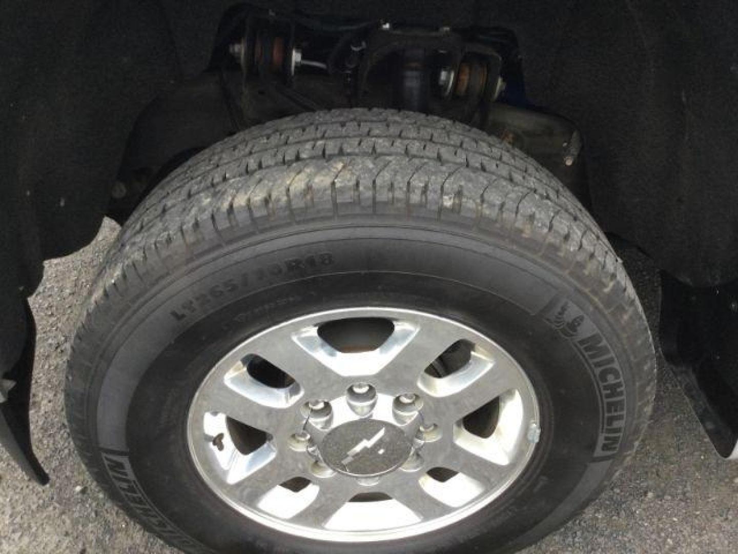 2015 Silver Ice Metallic /Jet Black Chevrolet Silverado 3500HD LTZ (1GC4K0C83FF) with an 6.6L V8 OHV 32V TURBO DIESEL engine, 6-Speed Automatic transmission, located at 1801 Main Street, Lewiston, 83501, (208) 743-9371, 46.417065, -117.004799 - Photo#15