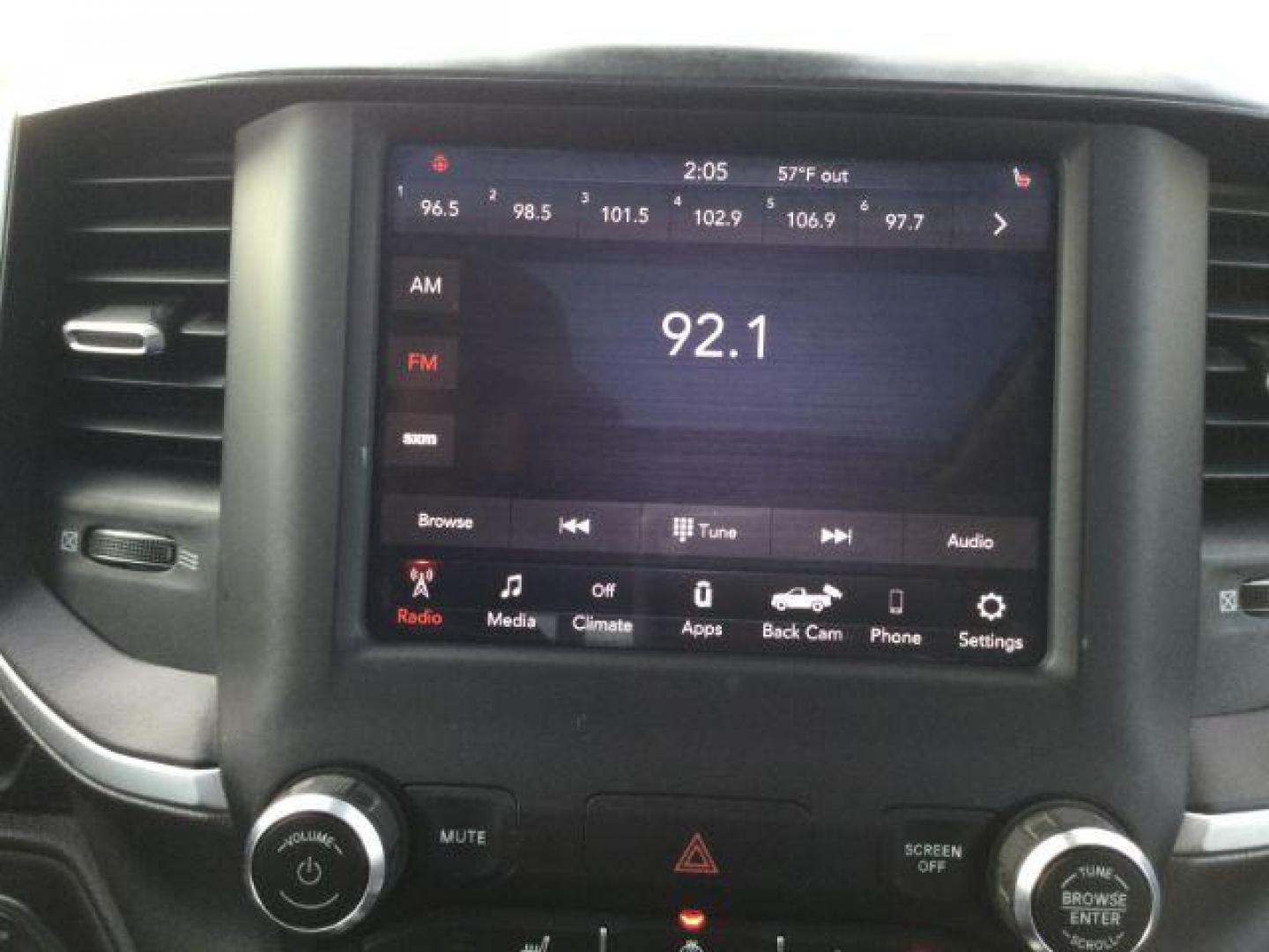 2019 Patriot Blue Pearlcoat /Diesel Gray/Black Ram 1500 Big Horn/Lone Star Crew Cab 4x4 5'7 Box (1C6SRFFT6KN) with an HEMI 5.7L V-8 variable valve control engine, 8-Speed Automatic transmission, located at 1801 Main Street, Lewiston, 83501, (208) 743-9371, 46.417065, -117.004799 - Photo#7