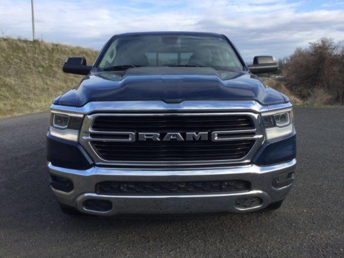 2019 Patriot Blue Pearlcoat /Diesel Gray/Black Ram 1500 Big Horn/Lone Star Crew Cab 4x4 5'7 Box (1C6SRFFT6KN) with an HEMI 5.7L V-8 variable valve control engine, 8-Speed Automatic transmission, located at 1801 Main Street, Lewiston, 83501, (208) 743-9371, 46.417065, -117.004799 - Photo#8