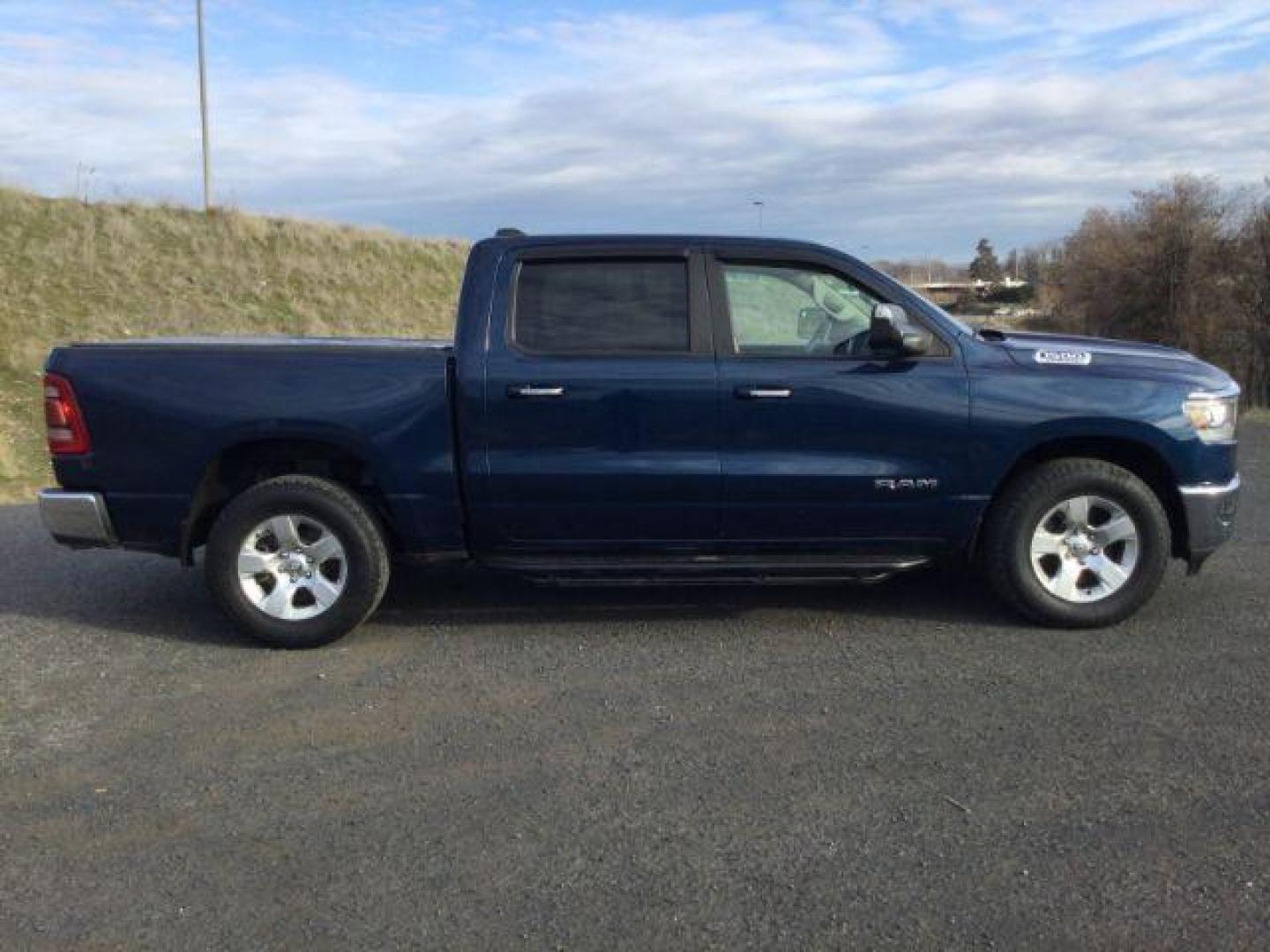2019 Patriot Blue Pearlcoat /Diesel Gray/Black Ram 1500 Big Horn/Lone Star Crew Cab 4x4 5'7 Box (1C6SRFFT6KN) with an HEMI 5.7L V-8 variable valve control engine, 8-Speed Automatic transmission, located at 1801 Main Street, Lewiston, 83501, (208) 743-9371, 46.417065, -117.004799 - Photo#13