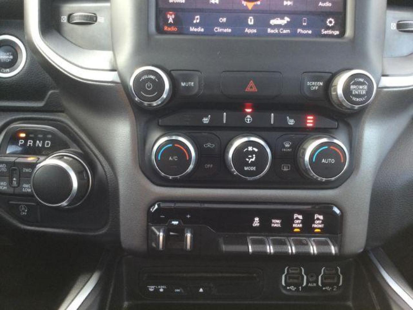 2019 Patriot Blue Pearlcoat /Diesel Gray/Black Ram 1500 Big Horn/Lone Star Crew Cab 4x4 5'7 Box (1C6SRFFT6KN) with an HEMI 5.7L V-8 variable valve control engine, 8-Speed Automatic transmission, located at 1801 Main Street, Lewiston, 83501, (208) 743-9371, 46.417065, -117.004799 - Photo#17