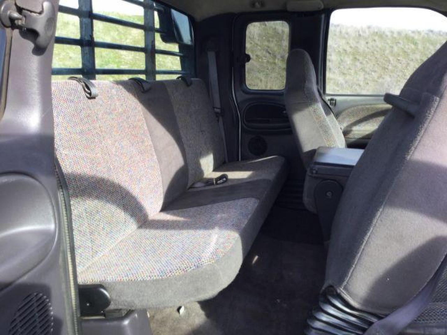 2002 Bright Silver Metallic Clearcoat /Agate Dodge Ram 2500 SLT | ST (3B7KF23CX2M) with an Cummins 5.9L I-6 diesel direct injection engine, 6-SPEED transmission, located at 1801 Main Street, Lewiston, 83501, (208) 743-9371, 46.417065, -117.004799 - Photo#9