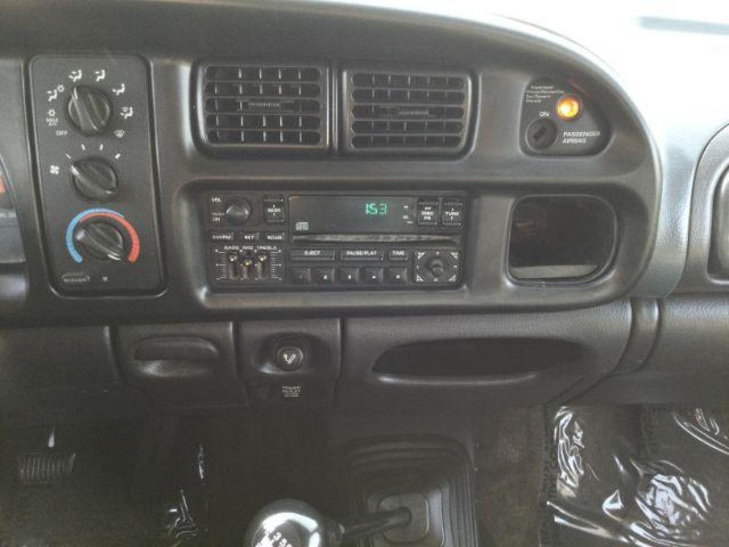 2002 Bright Silver Metallic Clearcoat /Agate Dodge Ram 2500 SLT | ST (3B7KF23CX2M) with an Cummins 5.9L I-6 diesel direct injection engine, 6-SPEED transmission, located at 1801 Main Street, Lewiston, 83501, (208) 743-9371, 46.417065, -117.004799 - Photo#19