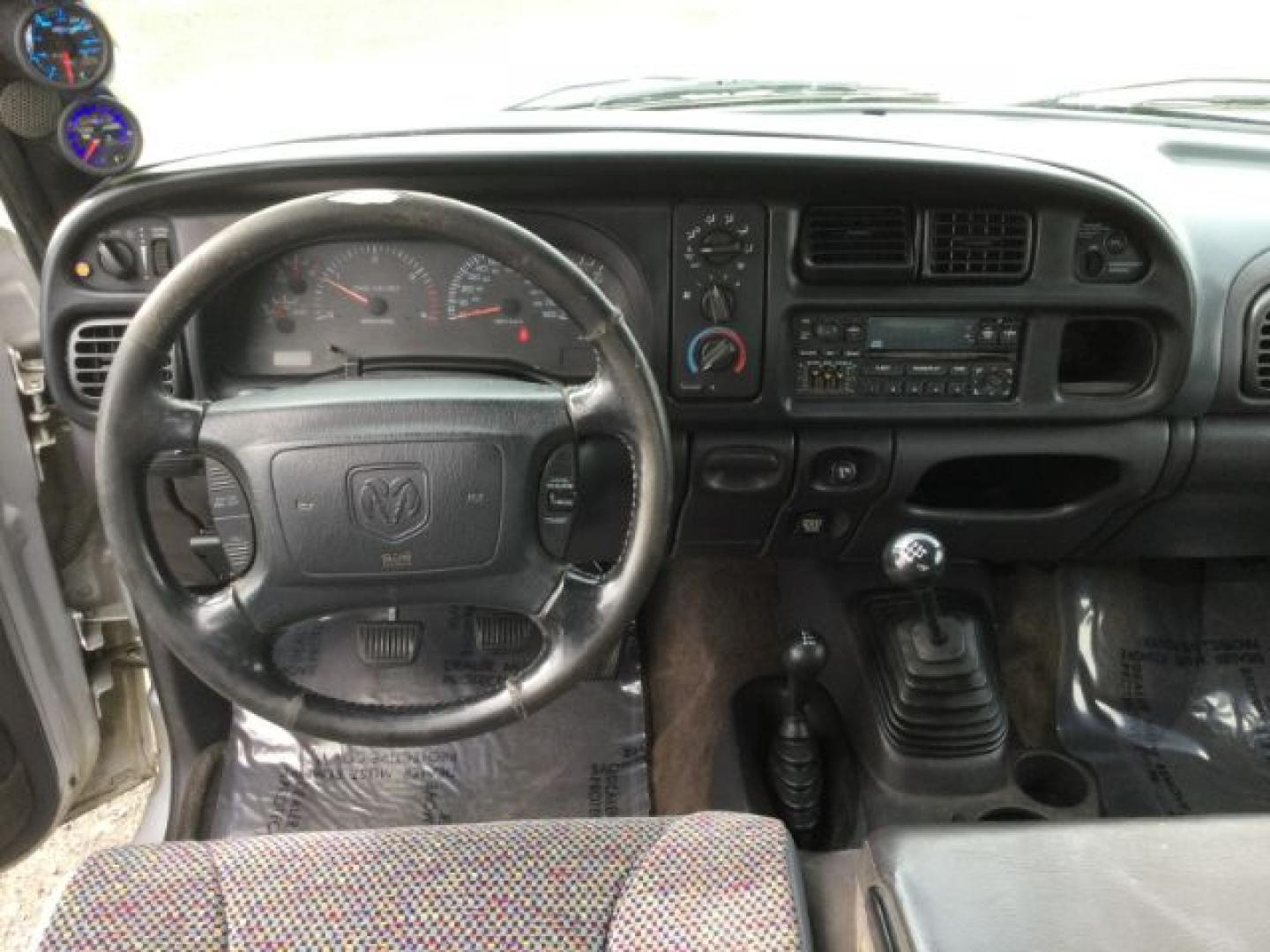 2002 Bright Silver Metallic Clearcoat /Agate Dodge Ram 2500 SLT (3B7KF23CX2M) with an Cummins 5.9L I-6 diesel direct injection engine, 6-Speed Manual Transmission transmission, located at 1801 Main Street, Lewiston, 83501, (208) 743-9371, 46.417065, -117.004799- Photo#8