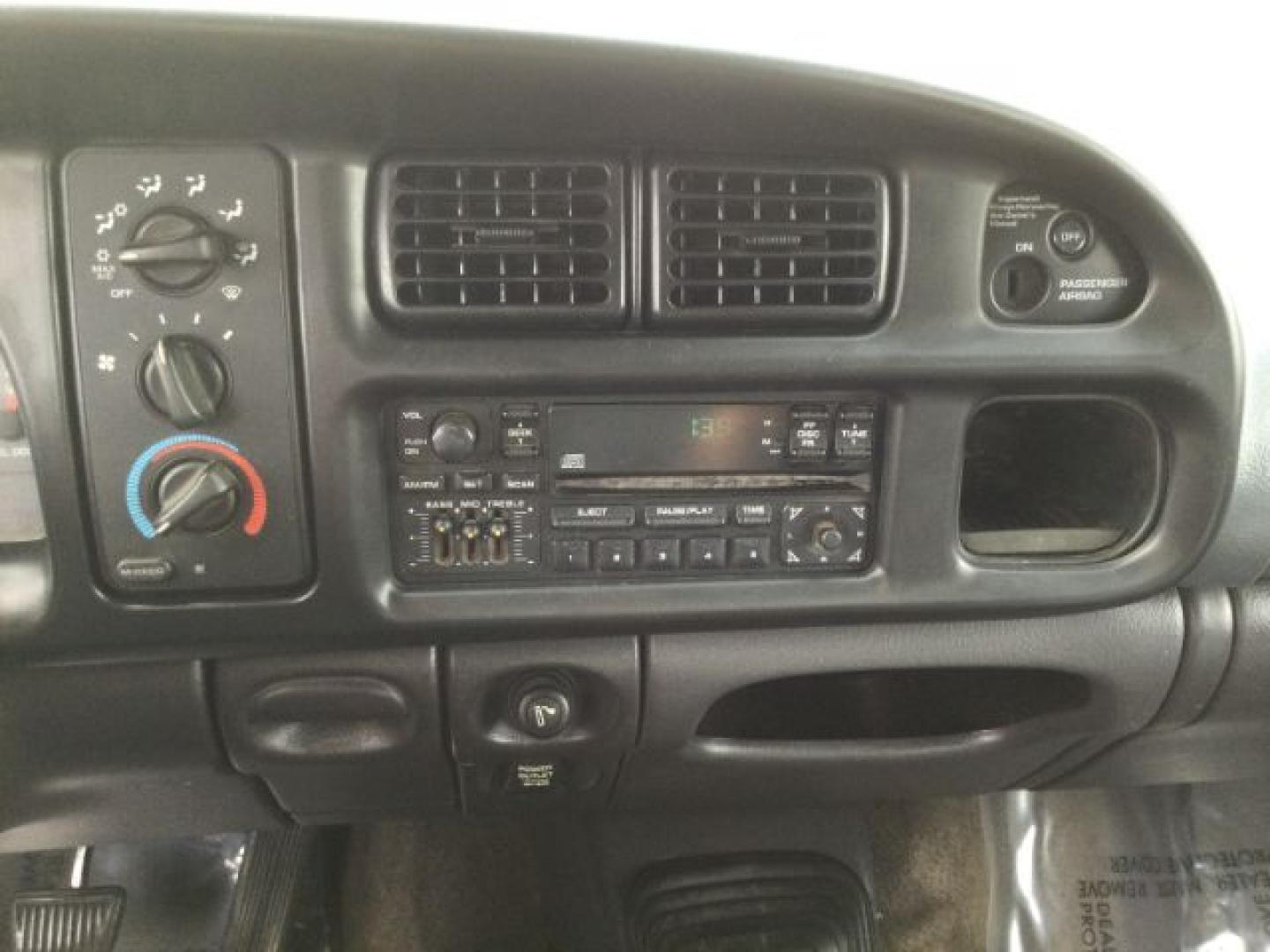 2002 Bright Silver Metallic Clearcoat /Agate Dodge Ram 2500 SLT (3B7KF23CX2M) with an Cummins 5.9L I-6 diesel direct injection engine, 6-Speed Manual Transmission transmission, located at 1801 Main Street, Lewiston, 83501, (208) 743-9371, 46.417065, -117.004799- Photo#9