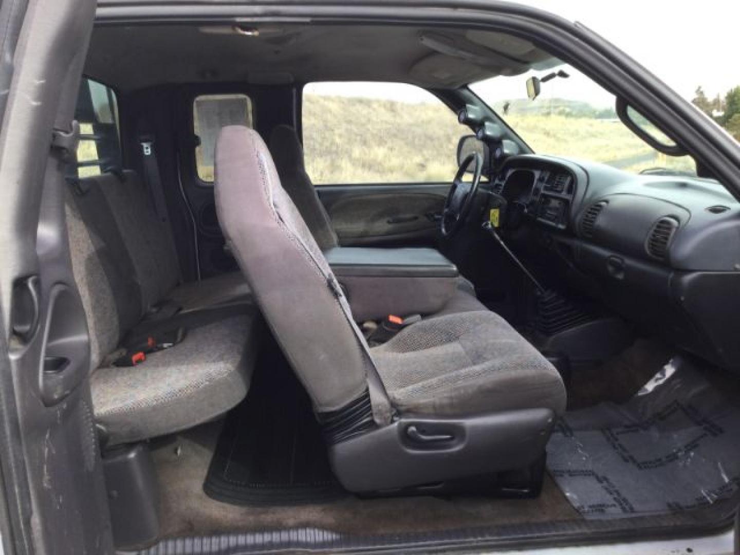 2002 Bright Silver Metallic Clearcoat /Agate Dodge Ram 2500 SLT (3B7KF23CX2M) with an Cummins 5.9L I-6 diesel direct injection engine, 6-Speed Manual Transmission transmission, located at 1801 Main Street, Lewiston, 83501, (208) 743-9371, 46.417065, -117.004799- Photo#16