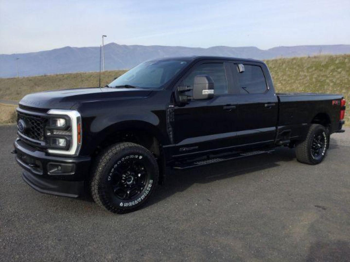 2024 Agate Black Metallic /Medium Dark Slate Ford F-350 Crew Cab STX Long Bed 4WD (1FT8W3BT8RE) with an Powerstroke 6.7L V-8 diesel direct injection engine, 10-speed automatic transmission, located at 1801 Main Street, Lewiston, 83501, (208) 743-9371, 46.417065, -117.004799 - Photo#21