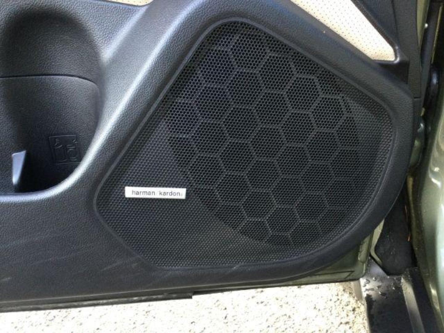 2016 Wilderness Green Metallic /Warm Ivory Leather, leather Subaru Outback 2.5i Limited (4S4BSANC3G3) with an 2.5L H4 DOHC 16V engine, Continuously Variable Transmission transmission, located at 1801 Main Street, Lewiston, 83501, (208) 743-9371, 46.417065, -117.004799 - Photo#8