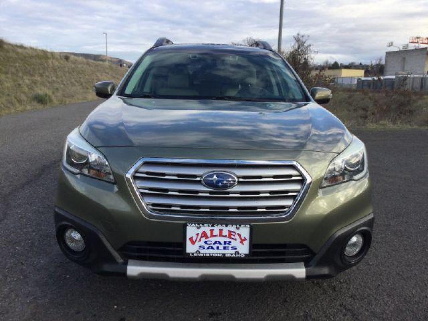 2016 Wilderness Green Metallic /Warm Ivory Leather, leather Subaru Outback 2.5i Limited (4S4BSANC3G3) with an 2.5L H4 DOHC 16V engine, Continuously Variable Transmission transmission, located at 1801 Main Street, Lewiston, 83501, (208) 743-9371, 46.417065, -117.004799 - Photo#15