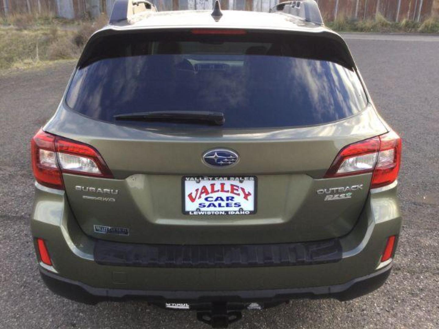 2016 Wilderness Green Metallic /Warm Ivory Leather, leather Subaru Outback 2.5i Limited (4S4BSANC3G3) with an 2.5L H4 DOHC 16V engine, Continuously Variable Transmission transmission, located at 1801 Main Street, Lewiston, 83501, (208) 743-9371, 46.417065, -117.004799 - Photo#16