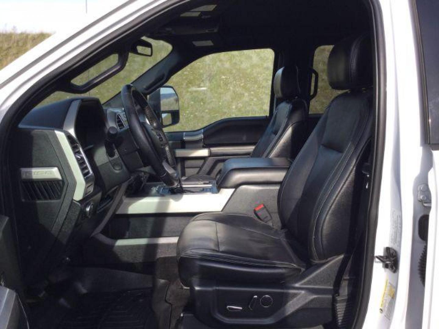 2015 Oxford White /Black Leather Ford F-150 Lariat SuperCrew 5.5ft Bed 4WD (1FTEW1EG1FK) with an EcoBoost 3.5L V-6 gasoline direct injection engine, 6-Speed Automatic transmission, located at 1801 Main Street, Lewiston, 83501, (208) 743-9371, 46.417065, -117.004799 - Photo#5