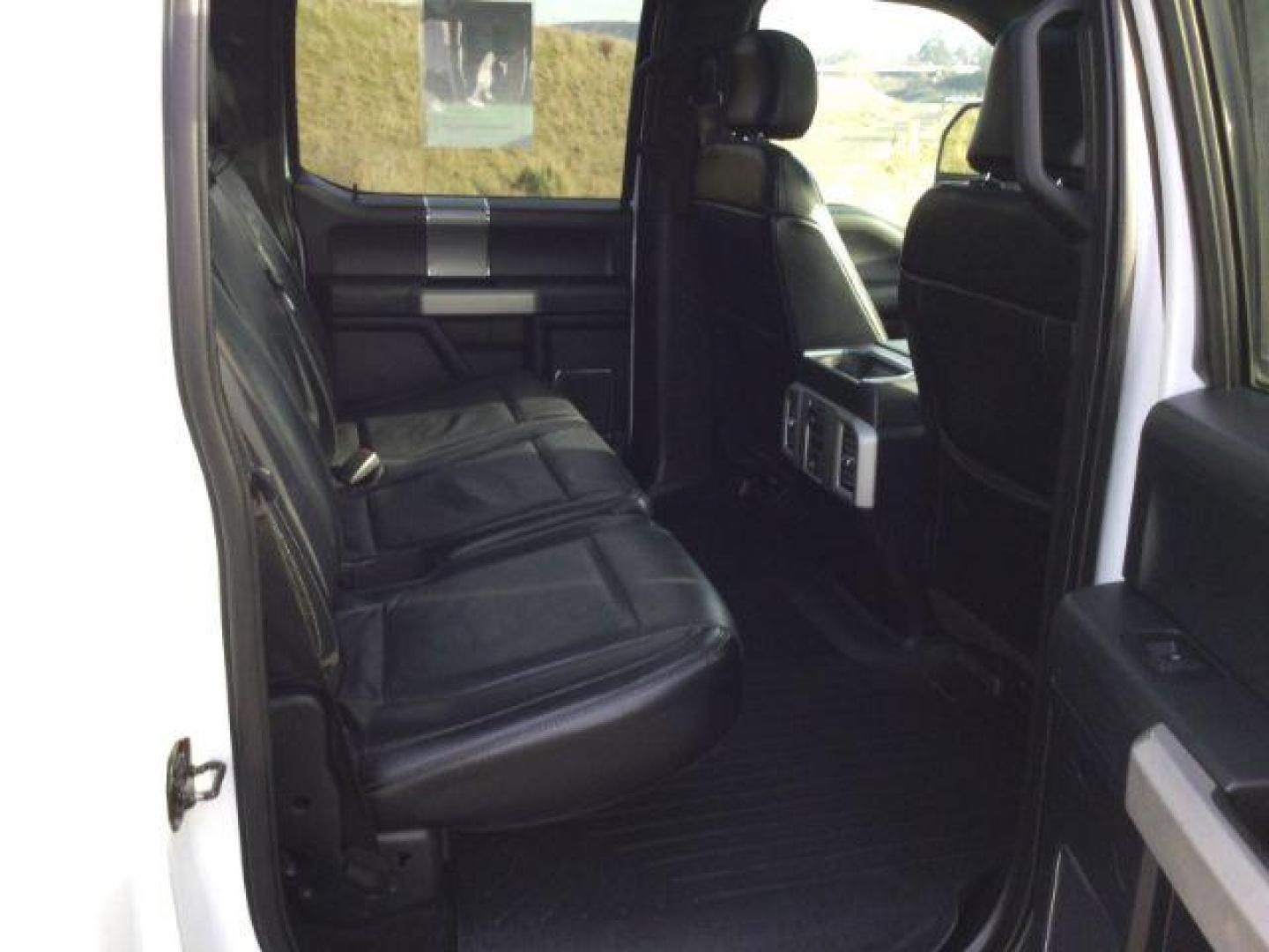 2015 Oxford White /Black Leather Ford F-150 Lariat SuperCrew 5.5ft Bed 4WD (1FTEW1EG1FK) with an EcoBoost 3.5L V-6 gasoline direct injection engine, 6-Speed Automatic transmission, located at 1801 Main Street, Lewiston, 83501, (208) 743-9371, 46.417065, -117.004799 - Photo#20