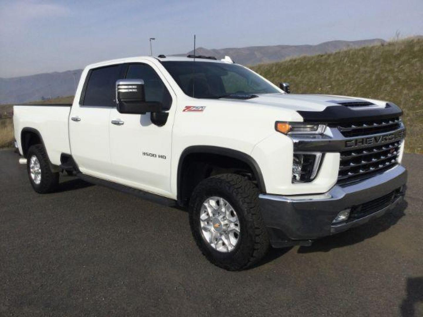 2023 Summit White /Jet Black Chevrolet Silverado 3500HD Crew Cab LTZ Long Bed 4x4 (1GC4YUEY1PF) with an Duramax 6.6L V-8 diesel direct injection engine, 10-speed automatic transmission, located at 1801 Main Street, Lewiston, 83501, (208) 743-9371, 46.417065, -117.004799 - Photo#10