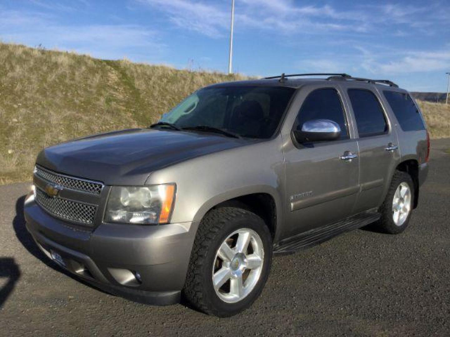 2008 Graystone Metallic /Ebony Leather Interior Chevrolet Tahoe LTZ 4WD (1GNFK13028J) with an 5.3L V8 OHV 16V FFV engine, 4-Speed Automatic transmission, located at 1801 Main Street, Lewiston, 83501, (208) 743-9371, 46.417065, -117.004799 - Photo#0
