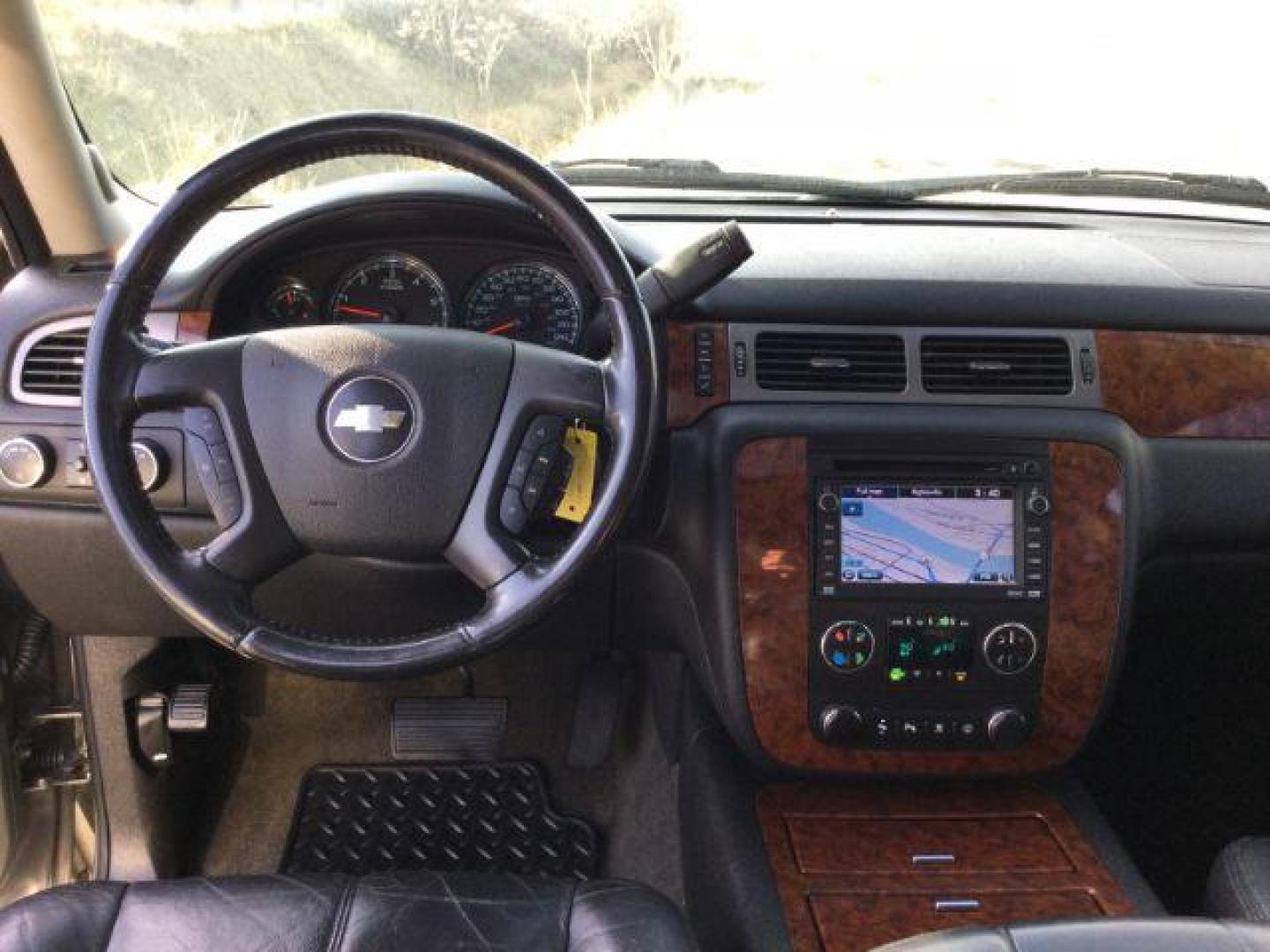 2008 Graystone Metallic /Ebony Leather Interior Chevrolet Tahoe LTZ 4WD (1GNFK13028J) with an 5.3L V8 OHV 16V FFV engine, 4-Speed Automatic transmission, located at 1801 Main Street, Lewiston, 83501, (208) 743-9371, 46.417065, -117.004799 - Photo#5