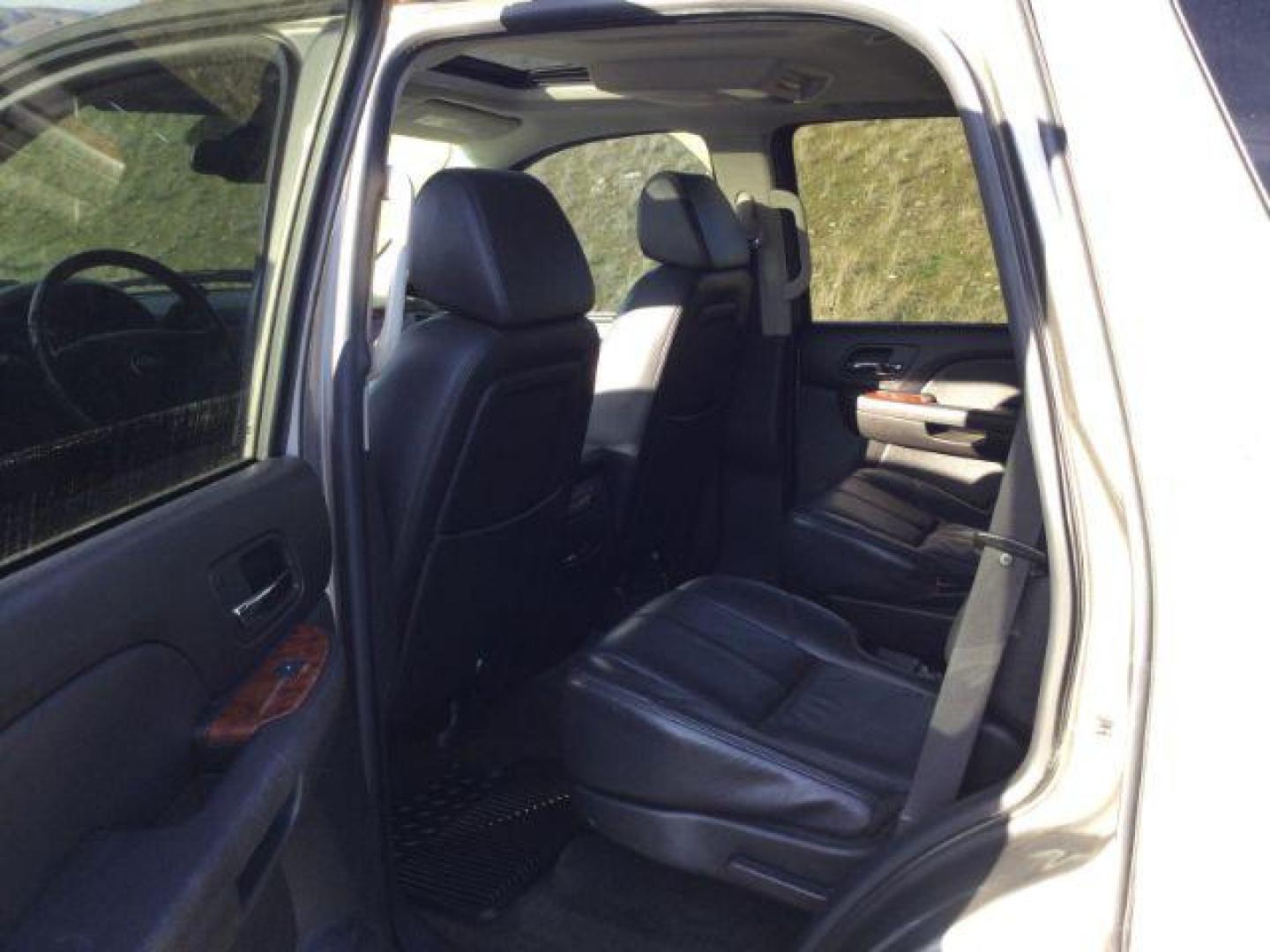 2008 Graystone Metallic /Ebony Leather Interior Chevrolet Tahoe LTZ 4WD (1GNFK13028J) with an 5.3L V8 OHV 16V FFV engine, 4-Speed Automatic transmission, located at 1801 Main Street, Lewiston, 83501, (208) 743-9371, 46.417065, -117.004799 - Photo#6