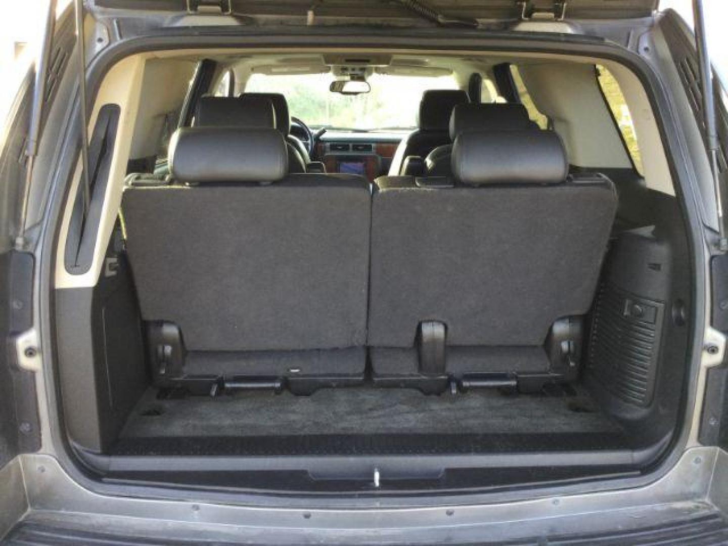 2008 Graystone Metallic /Ebony Leather Interior Chevrolet Tahoe LTZ 4WD (1GNFK13028J) with an 5.3L V8 OHV 16V FFV engine, 4-Speed Automatic transmission, located at 1801 Main Street, Lewiston, 83501, (208) 743-9371, 46.417065, -117.004799 - Photo#14