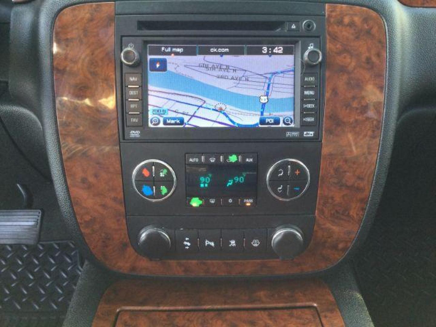 2008 Graystone Metallic /Ebony Leather Interior Chevrolet Tahoe LTZ 4WD (1GNFK13028J) with an 5.3L V8 OHV 16V FFV engine, 4-Speed Automatic transmission, located at 1801 Main Street, Lewiston, 83501, (208) 743-9371, 46.417065, -117.004799 - Photo#17