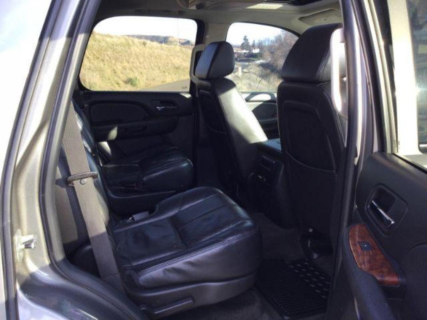 2008 Graystone Metallic /Ebony Leather Interior Chevrolet Tahoe LTZ 4WD (1GNFK13028J) with an 5.3L V8 OHV 16V FFV engine, 4-Speed Automatic transmission, located at 1801 Main Street, Lewiston, 83501, (208) 743-9371, 46.417065, -117.004799 - Photo#18