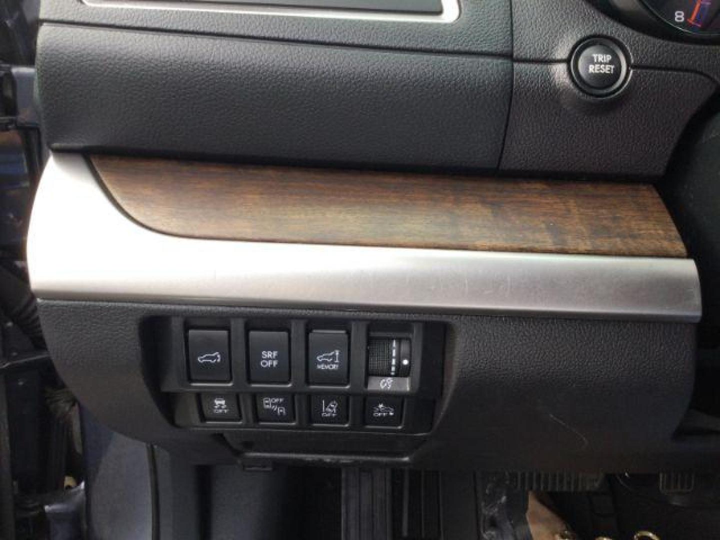 2016 Twilight Blue Metallic /Slate Black Subaru Outback 2.5i Limited (4S4BSANC9G3) with an 2.5L H-4 DOHC engine, Continuously Variable Transmission transmission, located at 1801 Main Street, Lewiston, 83501, (208) 743-9371, 46.417065, -117.004799 - Photo#9