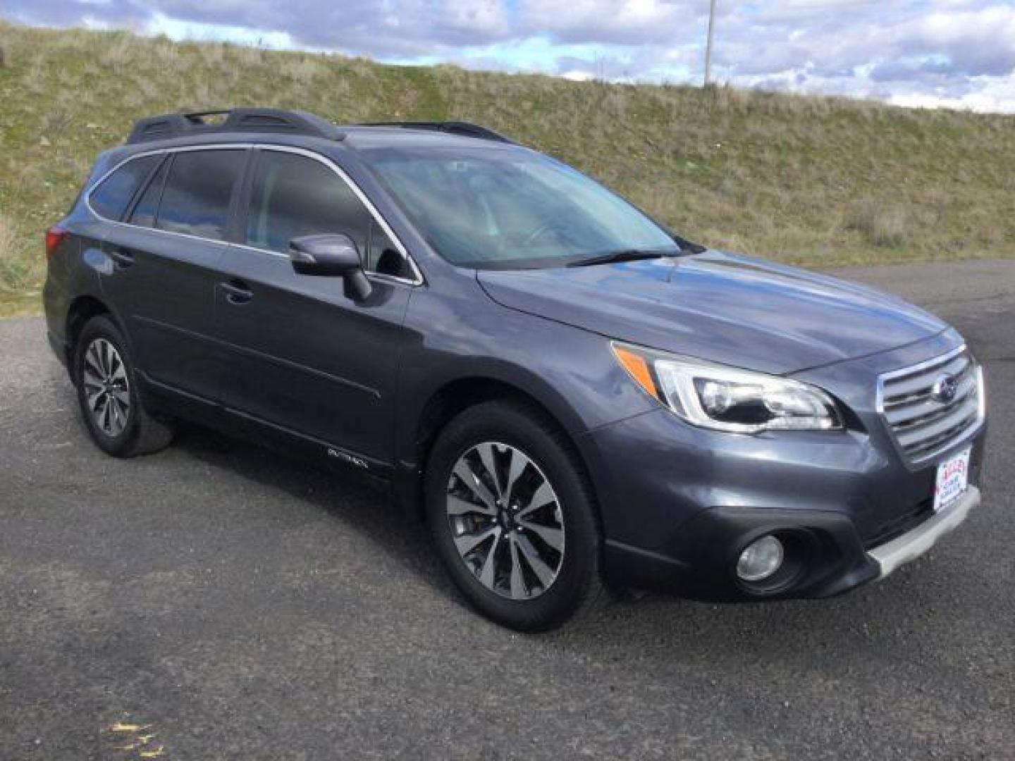 2016 Twilight Blue Metallic /Slate Black Subaru Outback 2.5i Limited (4S4BSANC9G3) with an 2.5L H-4 DOHC engine, Continuously Variable Transmission transmission, located at 1801 Main Street, Lewiston, 83501, (208) 743-9371, 46.417065, -117.004799 - Photo#18