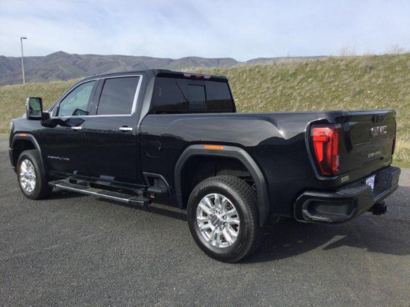 2023 Onyx Black /Jet Black GMC Sierra 3500HD Crew Cab Denali 4WD (1GT49WEY1PF) with an Duramax 6.6L V-8 diesel direct injection engine, 10 speed automatic transmission, located at 1801 Main Street, Lewiston, 83501, (208) 743-9371, 46.417065, -117.004799 - Photo#2