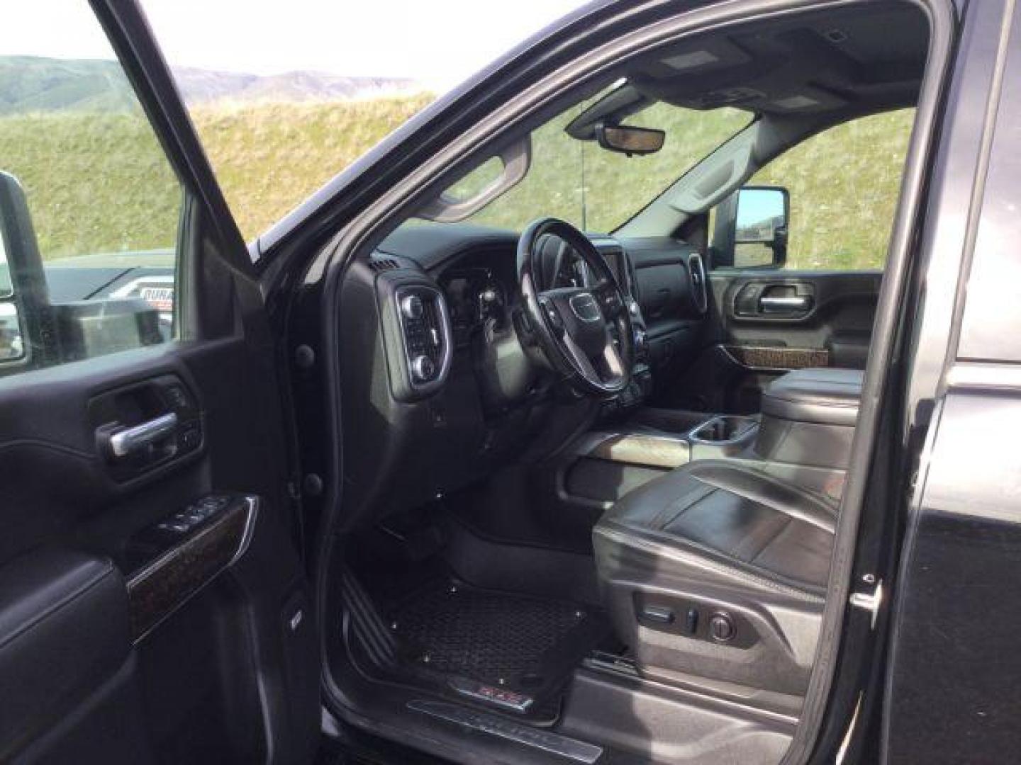 2023 Onyx Black /Jet Black GMC Sierra 3500HD Crew Cab Denali 4WD (1GT49WEY1PF) with an Duramax 6.6L V-8 diesel direct injection engine, 10 speed automatic transmission, located at 1801 Main Street, Lewiston, 83501, (208) 743-9371, 46.417065, -117.004799 - Photo#3