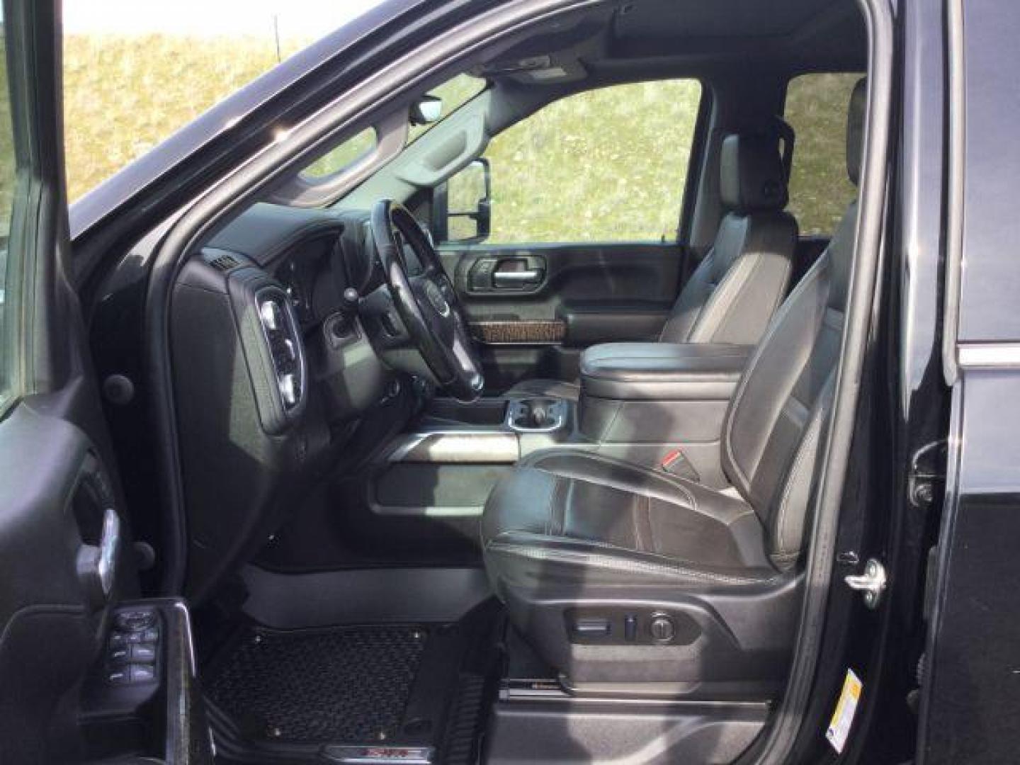 2023 Onyx Black /Jet Black GMC Sierra 3500HD Crew Cab Denali 4WD (1GT49WEY1PF) with an Duramax 6.6L V-8 diesel direct injection engine, 10 speed automatic transmission, located at 1801 Main Street, Lewiston, 83501, (208) 743-9371, 46.417065, -117.004799 - Photo#5