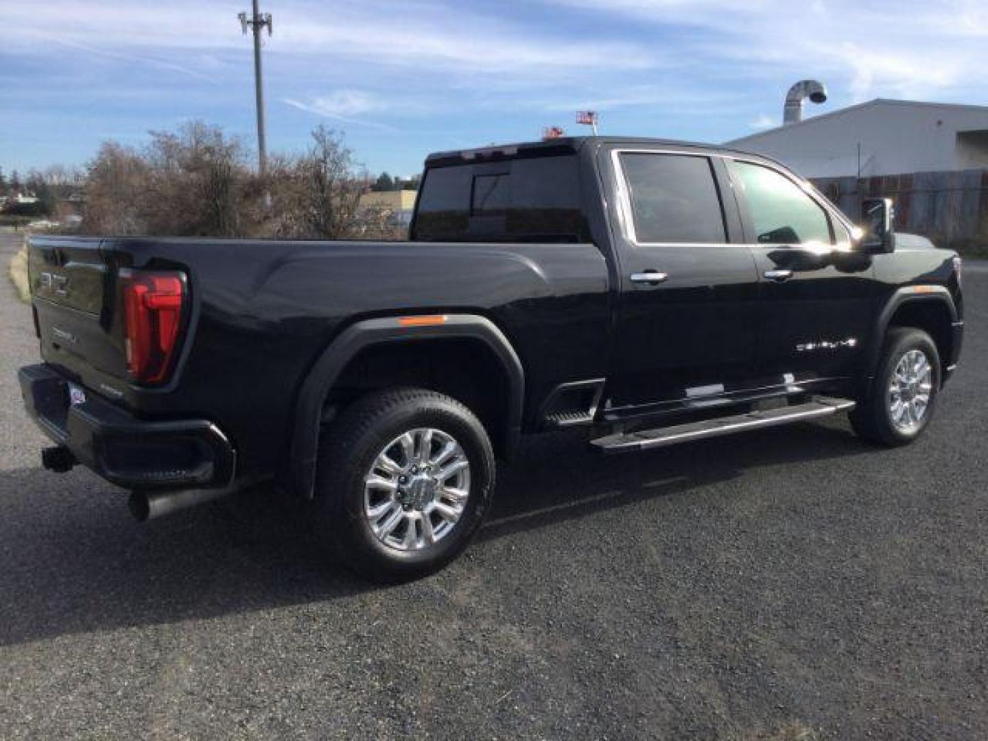 2023 Onyx Black /Jet Black GMC Sierra 3500HD Crew Cab Denali 4WD (1GT49WEY1PF) with an Duramax 6.6L V-8 diesel direct injection engine, 10 speed automatic transmission, located at 1801 Main Street, Lewiston, 83501, (208) 743-9371, 46.417065, -117.004799 - Photo#18