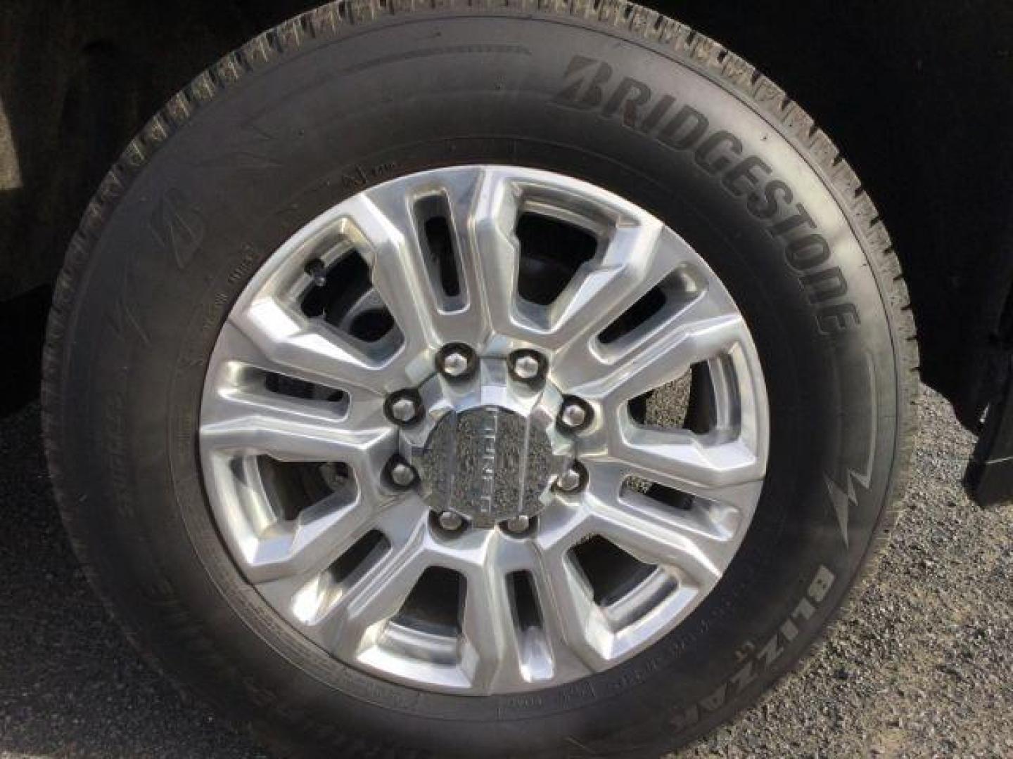 2023 Onyx Black /Jet Black GMC Sierra 3500HD Crew Cab Denali 4WD (1GT49WEY1PF) with an Duramax 6.6L V-8 diesel direct injection engine, 10 speed automatic transmission, located at 1801 Main Street, Lewiston, 83501, (208) 743-9371, 46.417065, -117.004799 - Photo#23