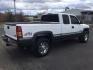 1999 Summit White /Graphite GMC Sierra 2500 SLE (1GTGK29U0XE) with an Vortec 6L V-8 regular unleaded engine, 4 speed Automatic transmission, located at 1801 Main Street, Lewiston, 83501, (208) 743-9371, 46.417065, -117.004799 - Photo#14