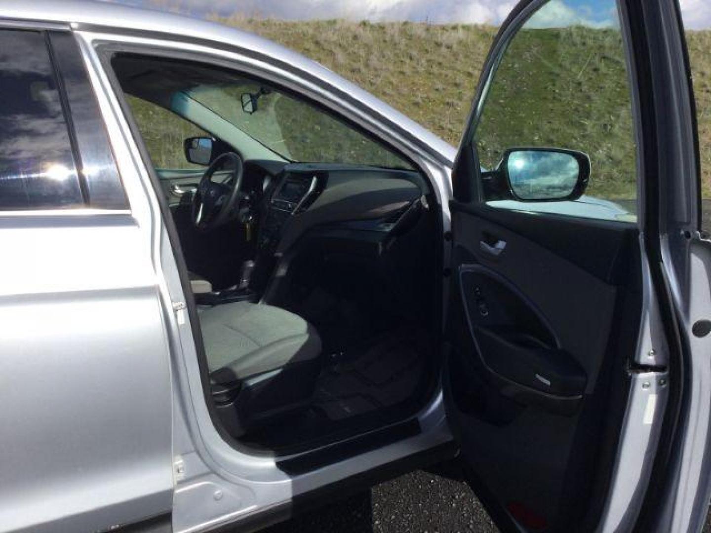 2018 Sparkling Silver /Gray Hyundai Santa Fe Sport 2.4L (5XYZTDLB0JG) with an Theta II 2.4L I-4 gasoline direct injection engine, 6-Speed Automatic transmission, located at 1801 Main Street, Lewiston, 83501, (208) 743-9371, 46.417065, -117.004799 - Photo#9